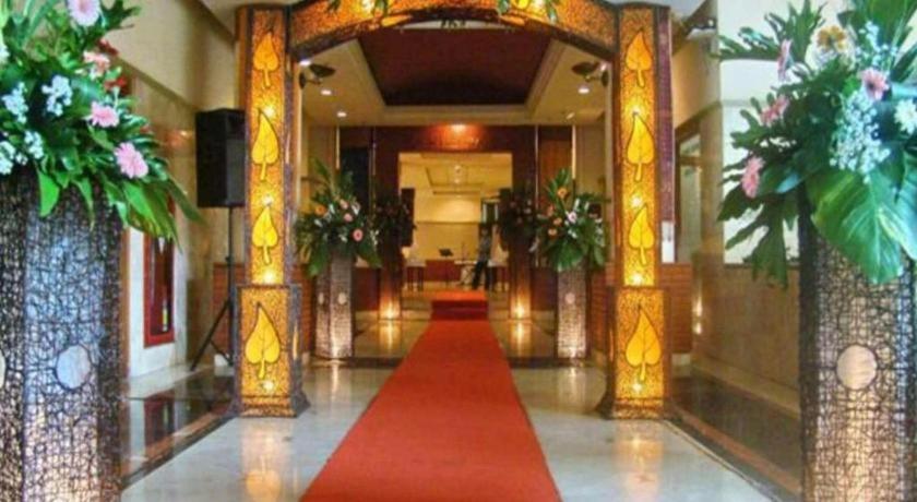 Bumi Wiyata Hotel Depok Exterior foto