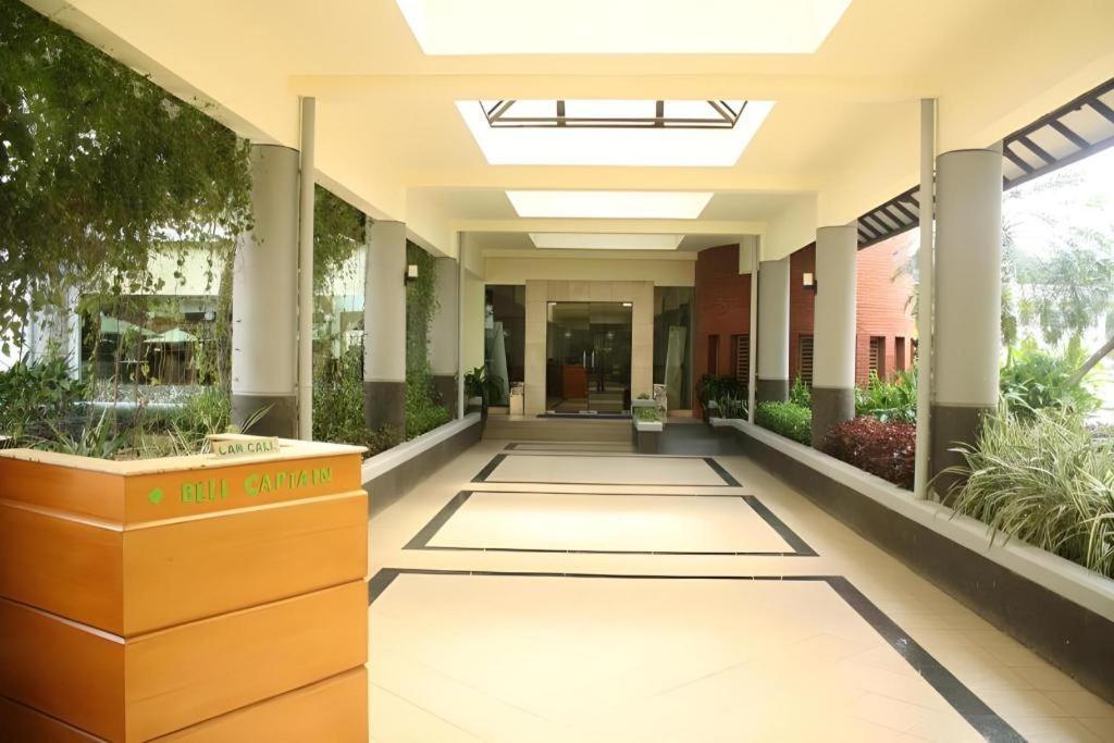 Bumi Wiyata Hotel Depok Exterior foto
