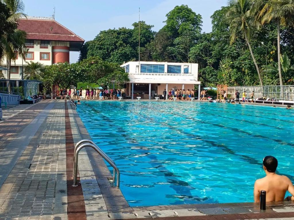 Bumi Wiyata Hotel Depok Exterior foto