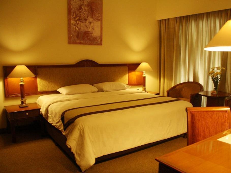 Bumi Wiyata Hotel Depok Exterior foto